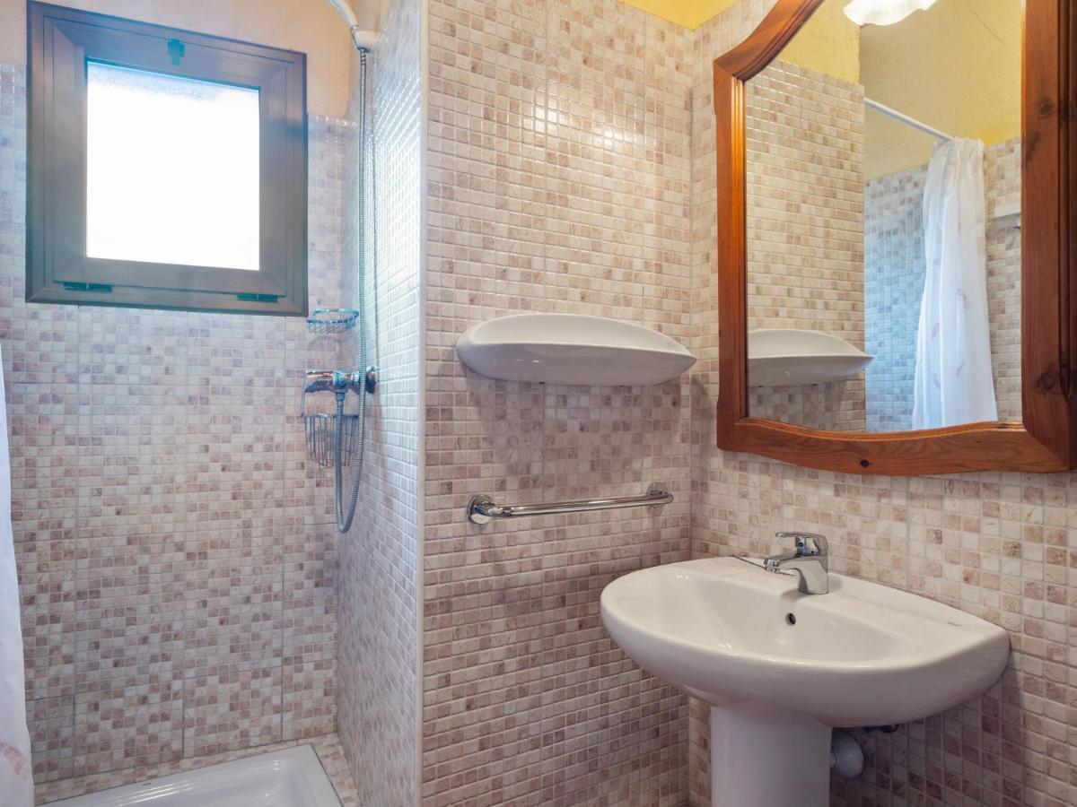 Pleasant In With Swimming Pool Holiday home